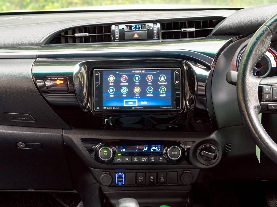 Car image 8